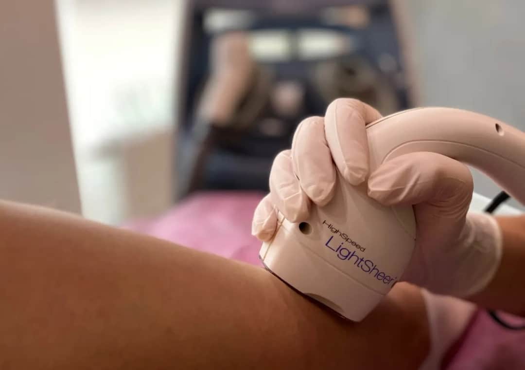 Czy golenie depilatorem boli? Poznaj prawdę o bólu i ulgach