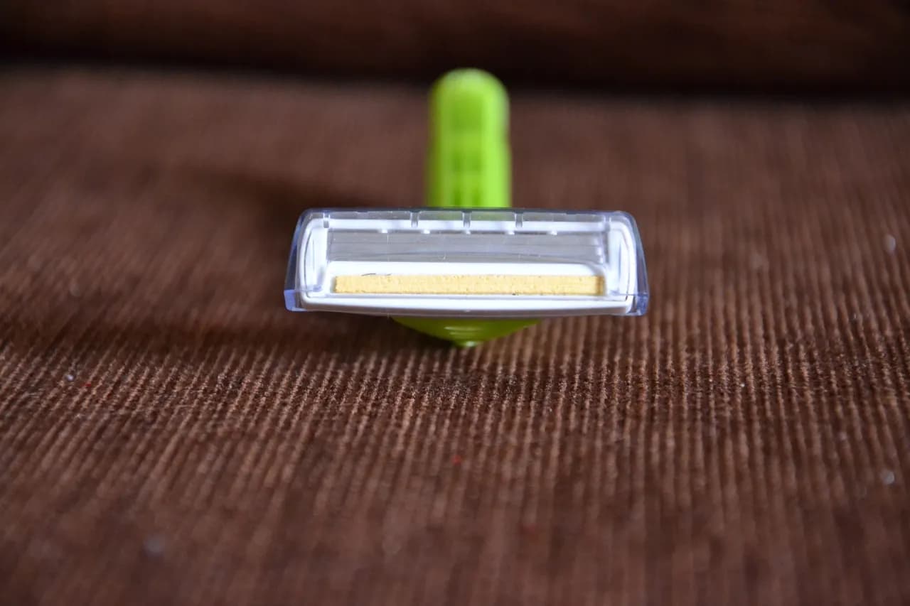 Czy warto golić miejsca intymne? Poznaj zalety i ryzyka tej decyzji